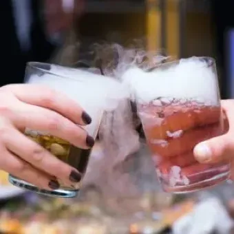 Culinary and restaurant dry ice application