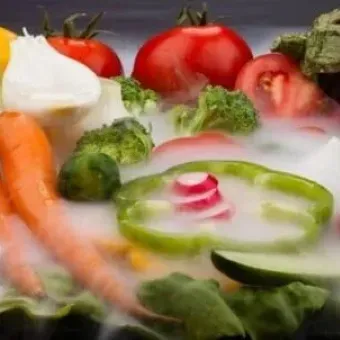 Dry ice vs regular ice value comparison in Pakistan